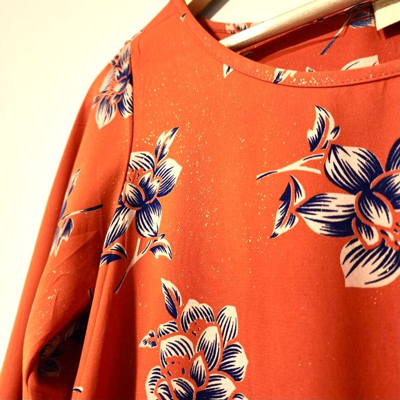 Orange Floral Shirt with Shimmer Daytrip Size Small - Picture 3 of 8